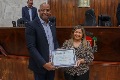 Câmara homenageia delegada titular da Deam de São João de Meriti