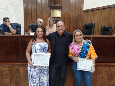 Câmara homenageia membros da sociedade meritiense