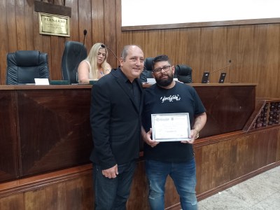 Câmara homenageia membros da sociedade meritiense