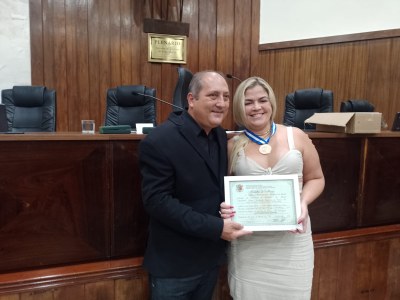 Câmara homenageia membros da sociedade meritiense