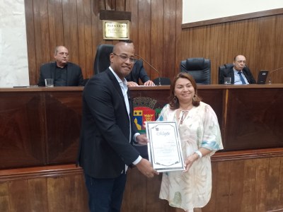 Câmara homenageia membros da sociedade meritiense