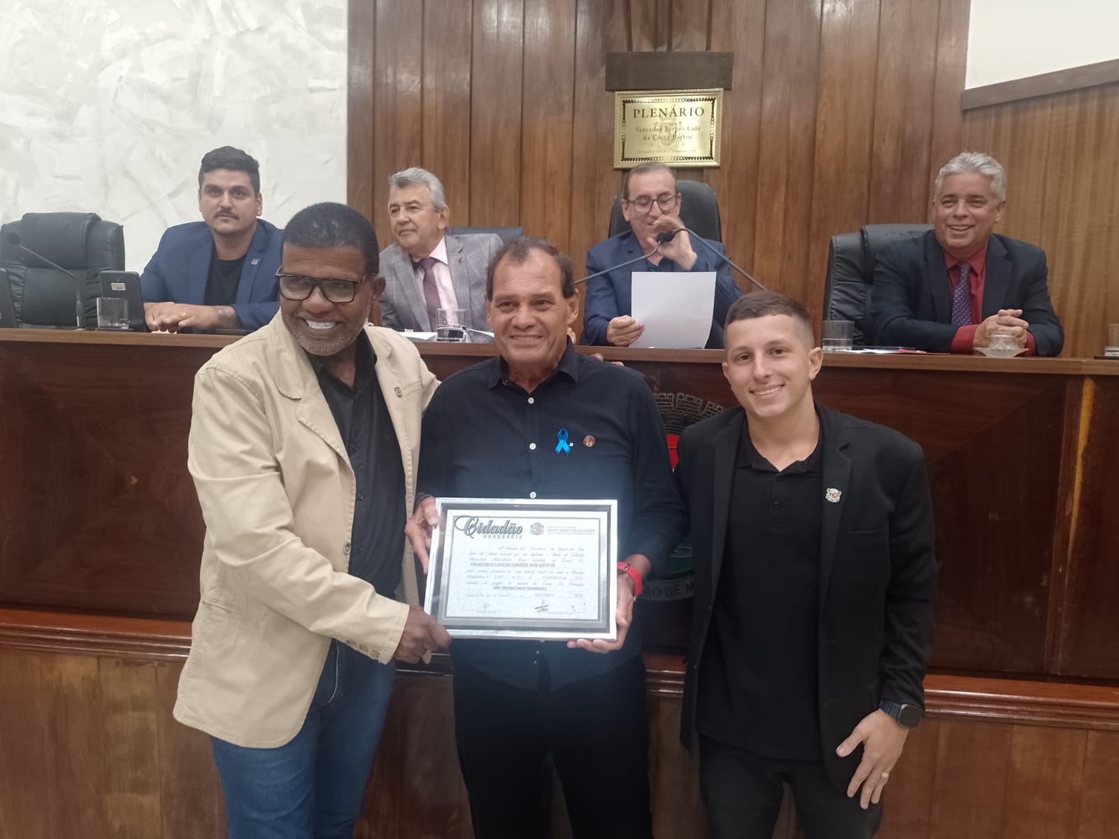 Câmara homenageia servidores da saúde