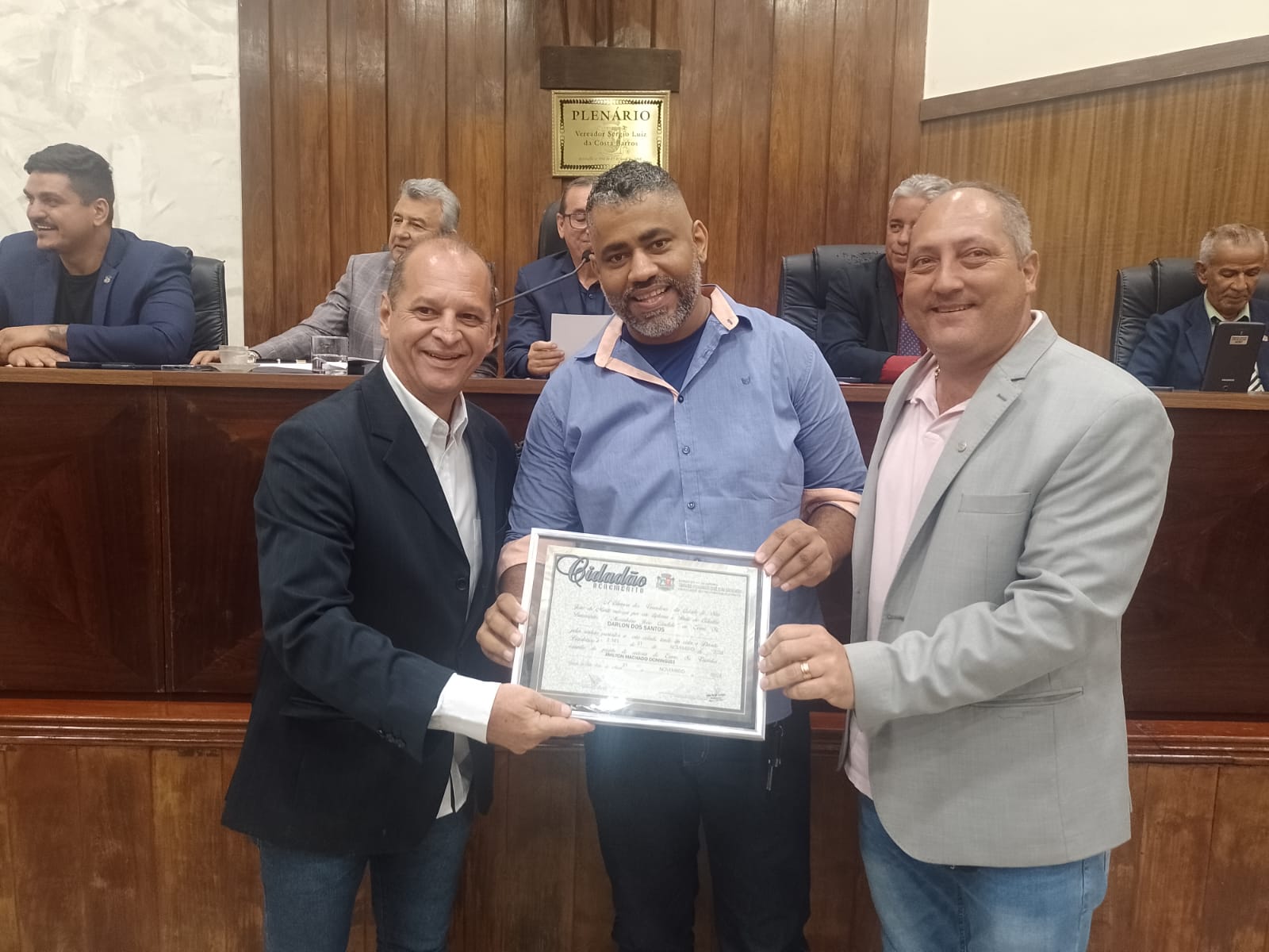 Câmara homenageia servidores da saúde