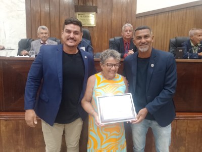 Câmara homenageia servidores da saúde