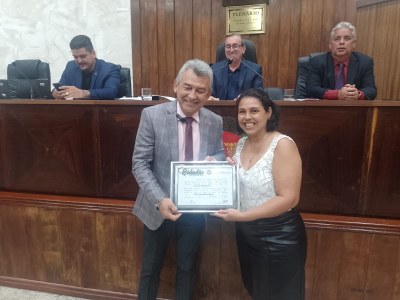 Câmara homenageia servidores da saúde