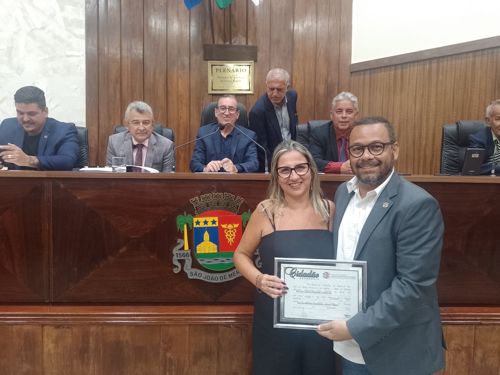 Câmara homenageia servidores da saúde