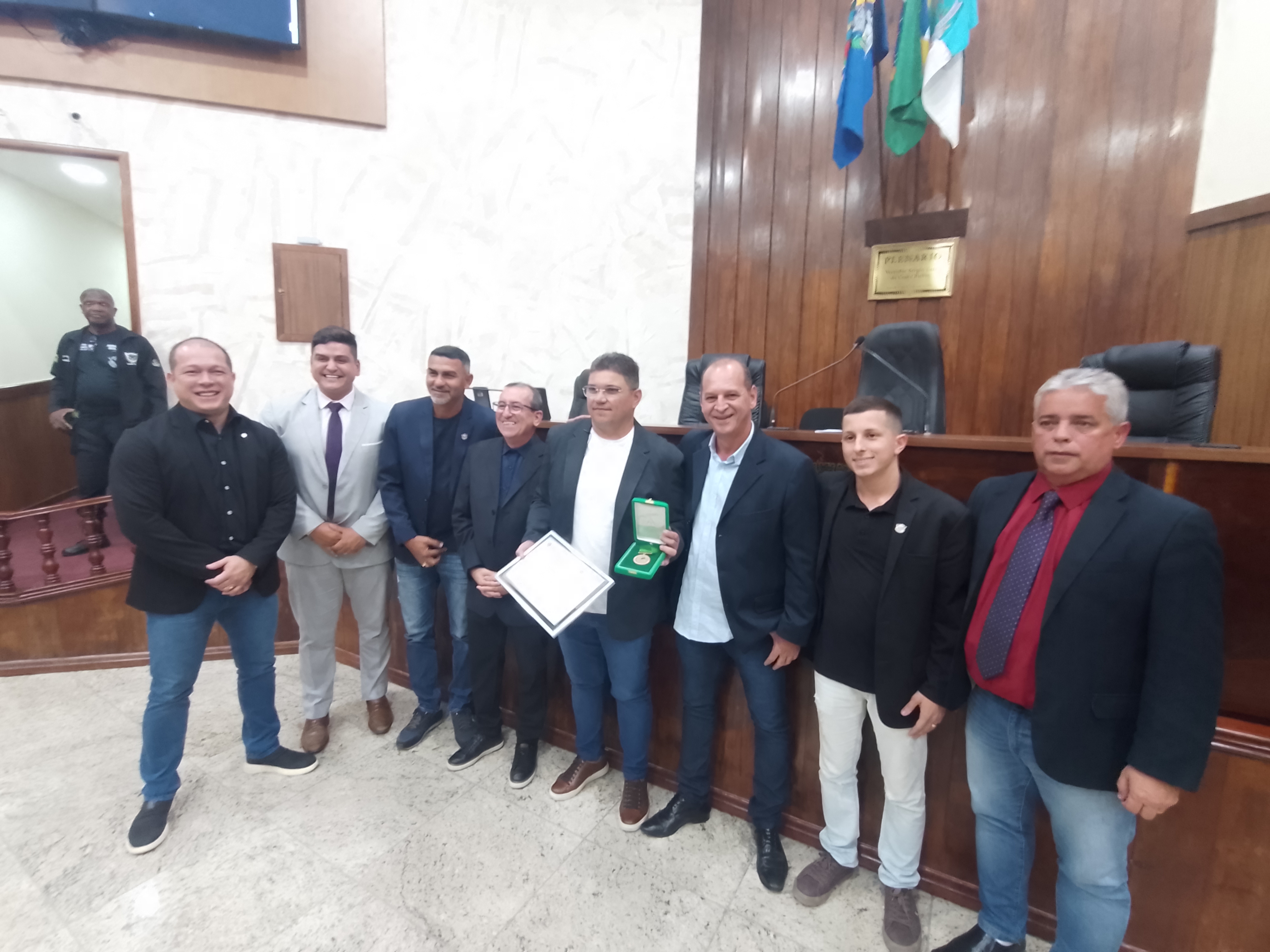 Câmara homenageia desportistas e artistas